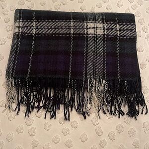 Beautiful Plaid Scarf/Navy/Green/White: 29x80 rectangle